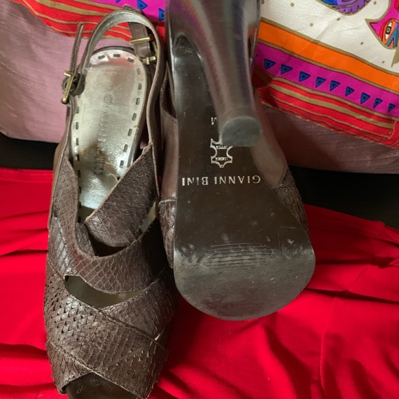 Sandals - Picture 5 of 8